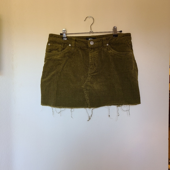 ☆BDG Urban Outfitters corduroy army green mini skirt size M☆ - Picture 2 of 14